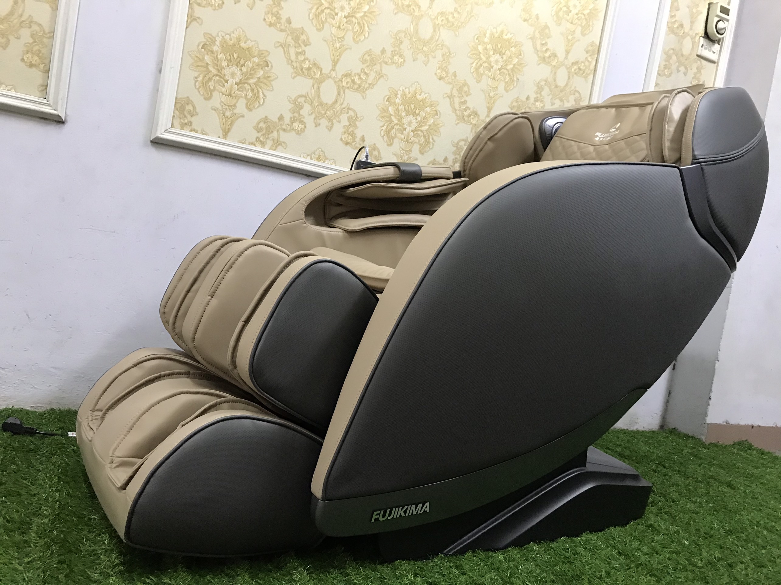 Ghế massage toàn thân ray SL