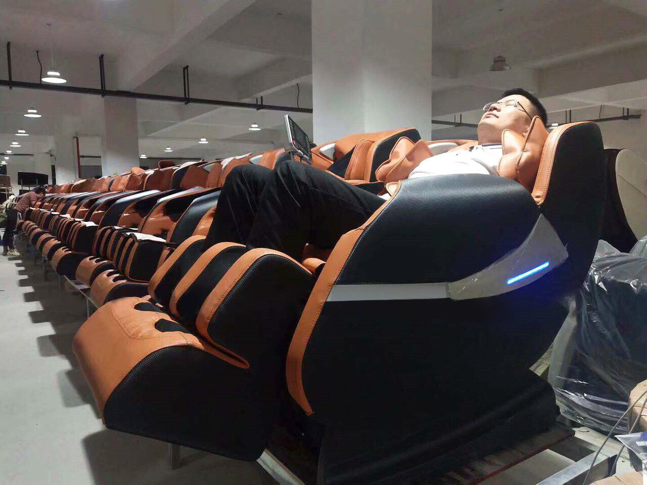 Ghế Mát Xa Toàn Thân Trị Liệu