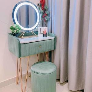 Bàn Trang Điểm BT10