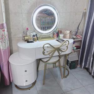 Bộ Bàn phấn + Táp BT27 (bao gồm bàn + ghế + gương)