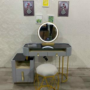 Bộ Bàn Trang Điểm Nhập Khẩu BTD50