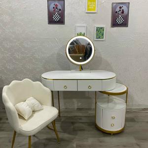 Bộ Bàn Trang Điểm Nhập Khẩu BTD51