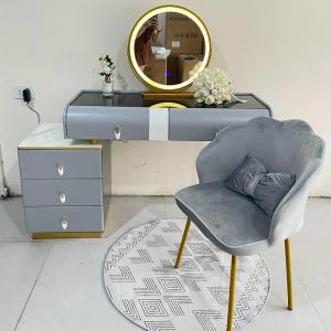 Bộ Bàn Trang Điểm Nhập Khẩu Cao Cấp CEN-BT67 (bao gồm: Bàn, Ghế và Gương)