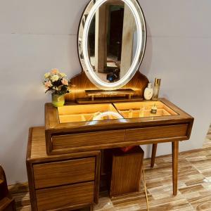 Bàn Trang Điểm Gỗ Hương Xám BTD-G11