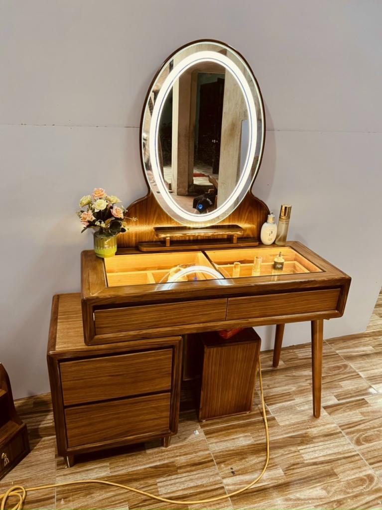 Bàn Trang Điểm Gỗ Hương Xám BTD-G11