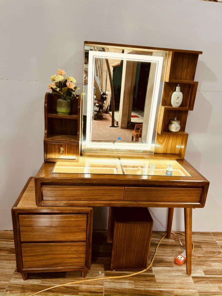 Bàn Trang Điểm Gỗ Hương Xám BTD-G25