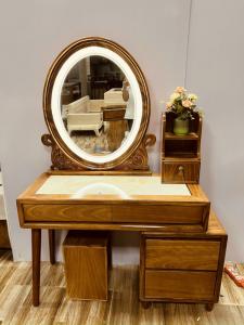 Bàn Trang Điểm Gỗ Hương Xám BTD-G29