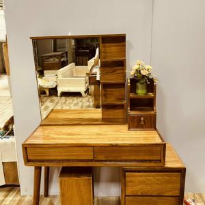 Bàn Trang Điểm Gỗ Hương Xám BTD-G32