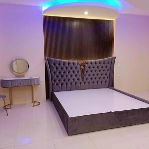 Giường Ngủ Giá Rẻ CEN-GN20