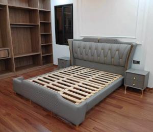 Giường Ngủ Nhập Khẩu Giá Rẻ CEN-GN21 (tặng kèm 2 tap)